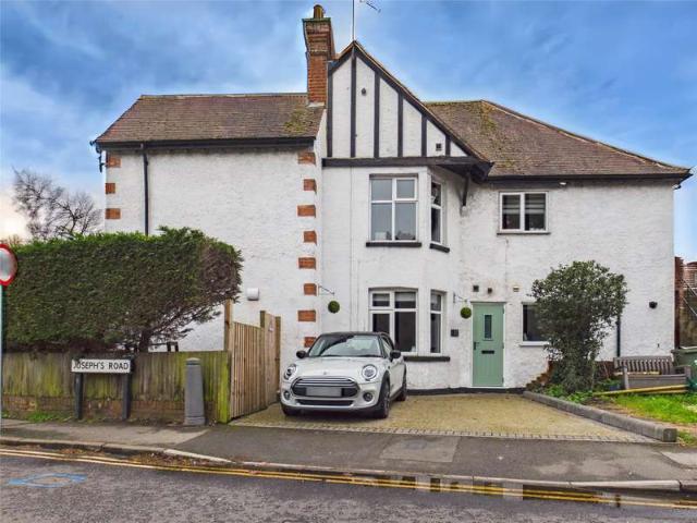 Flat for sale in Slyfield, Westborough