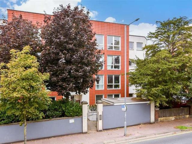 Flat for sale in Round Hill, Brighton