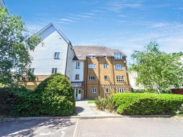 Flat for sale in Hamerton, Kent