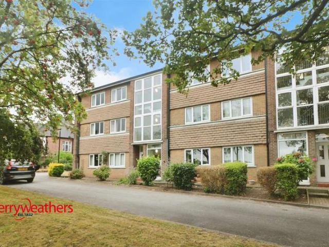 Flat for sale in Clifton, South Yorkshire