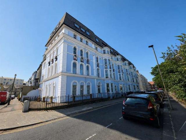 Flat for sale in South Cliff, Kepwick