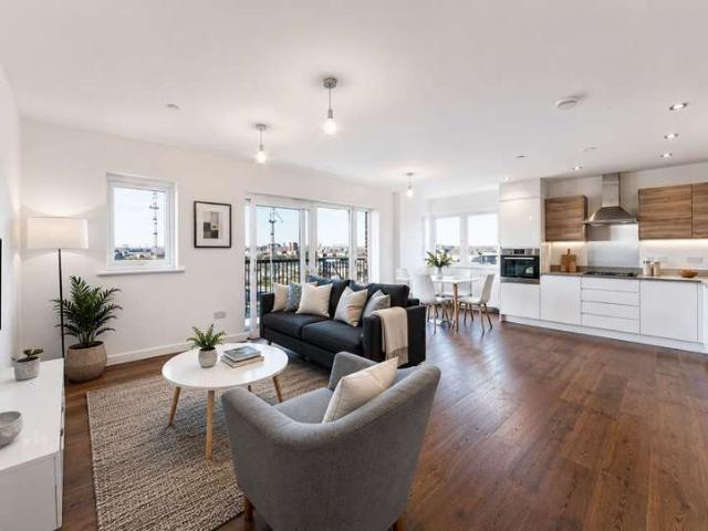 Flat for sale in Roding Riverside, Greater London