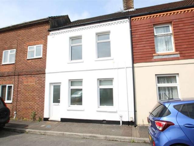 Flat for sale in Salisbury, Wiltshire
