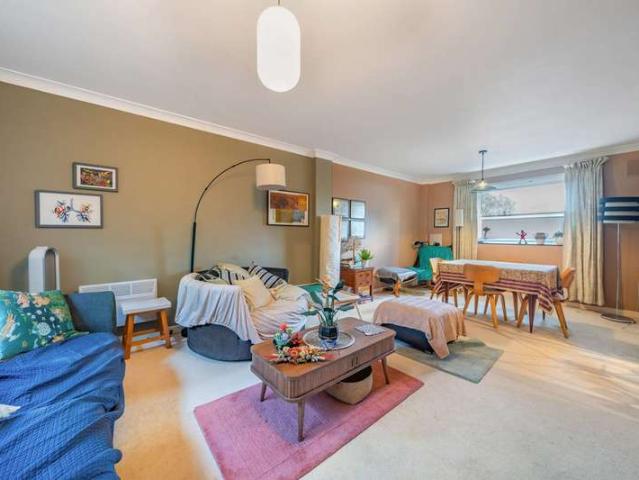 Flat for rent in Primrose Hill, Chalk Farm