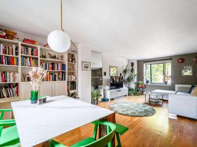 Flat for sale in Haggerston, Greater London