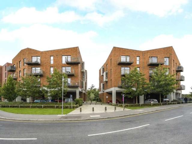 Flat for sale in Guildford Park, Westborough