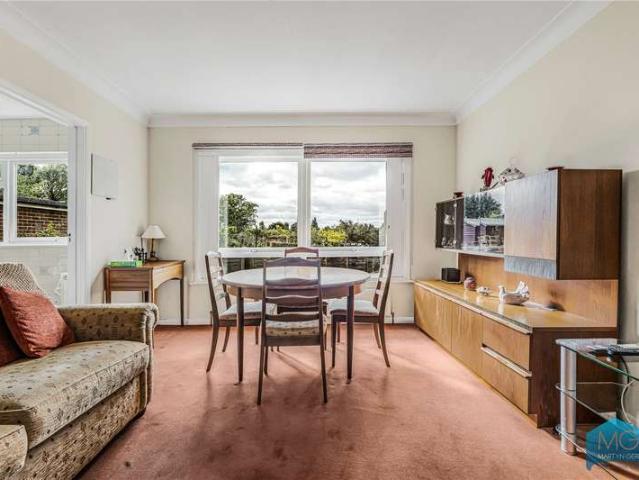 Flat for sale in Hampstead Garden Suburb, Greater London