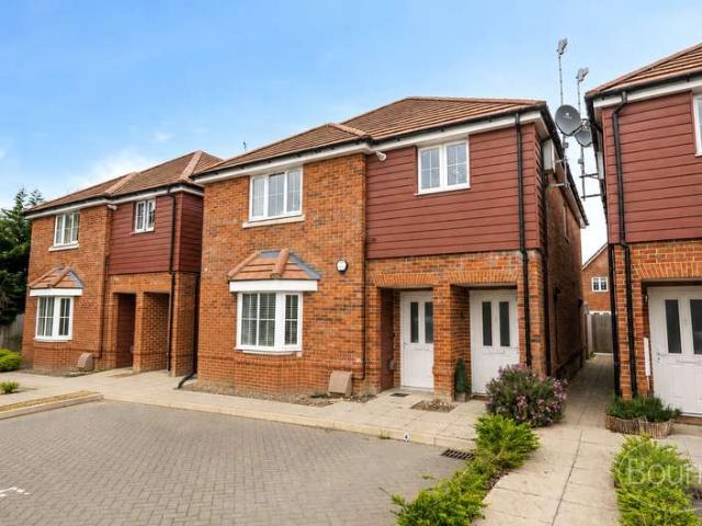 Flat for sale in Westborough, Surrey