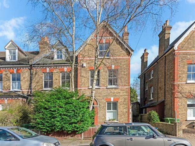 Flat for sale in Dulwich, Greater London