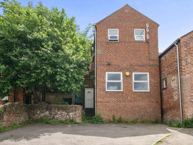 Flat for sale in Stroud, School House