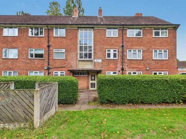 Flat for sale in Moor Allerton, Leeds