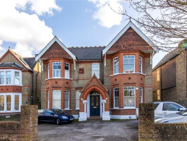 Flat for sale in London Borough of Ealing, Greater London