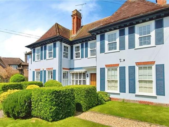 Flat for sale in Rose Green, Clapham