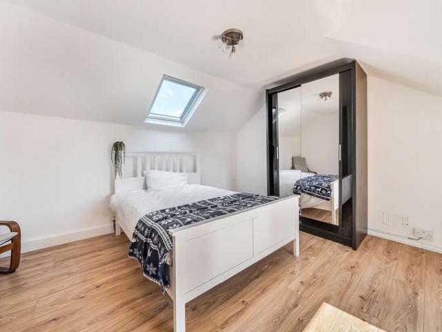 Flat for sale in West Ealing, Greater London