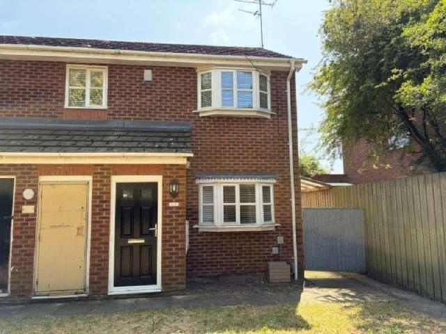 Flat for sale in Calderstones