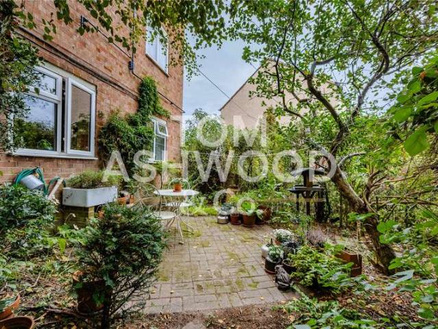 Flat for sale in Greater London
