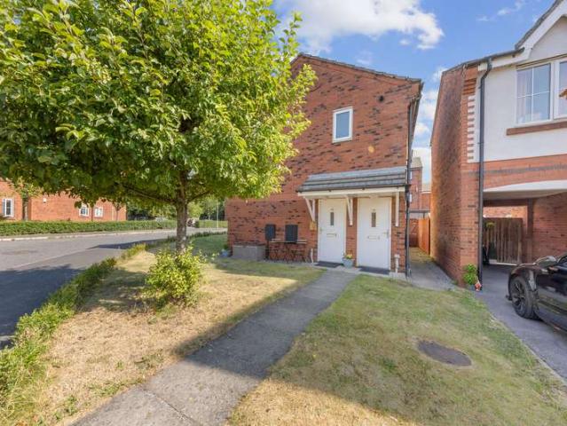 Flat for sale in Fairfield, Warrington