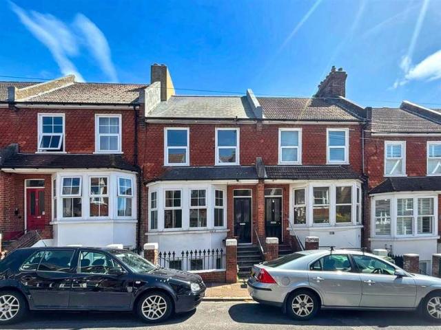 Flat for sale in Eastbourne, East Sussex