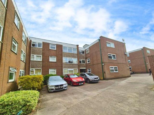 Flat for sale in Stoneygate, Leicester