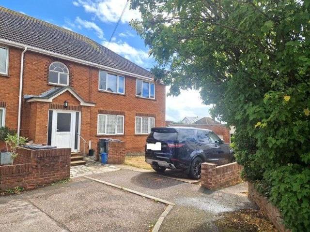 Flat for sale in Hulham, Budlake