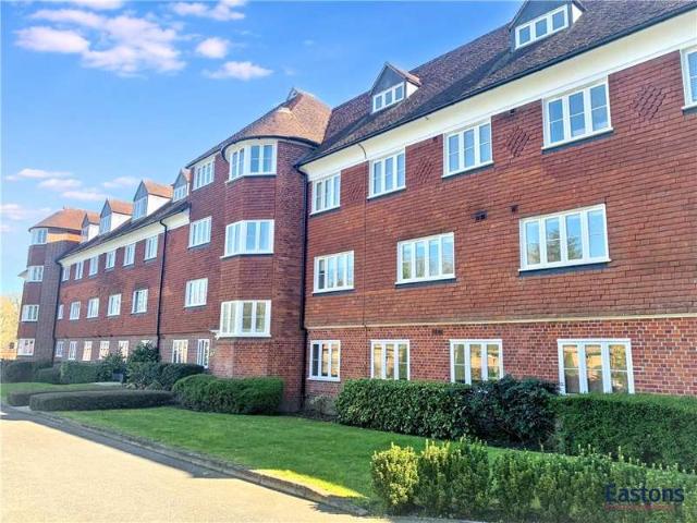 Flat for sale in Red Hill, Surrey