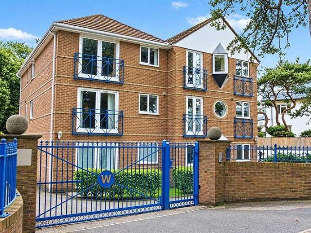Flat for sale in Sandbanks, Poole