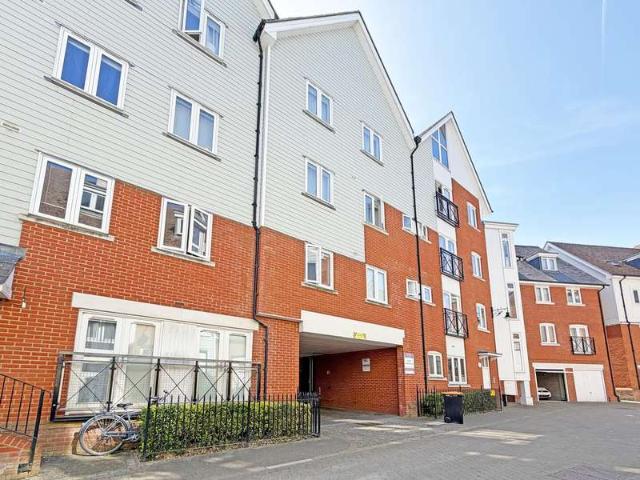 Flat for sale in St. Mildred's, The Bridge
