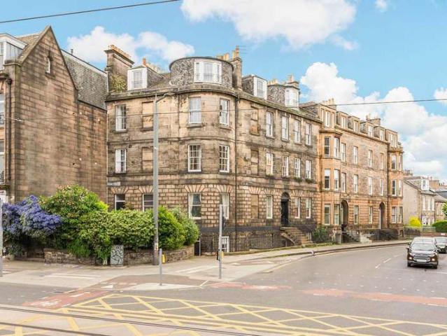 Flat for sale in Lorne, Leith