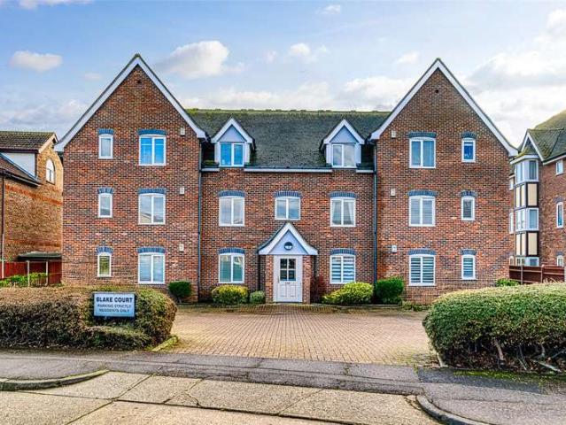 Flat for sale in Shoeburyness, Southend-on-Sea