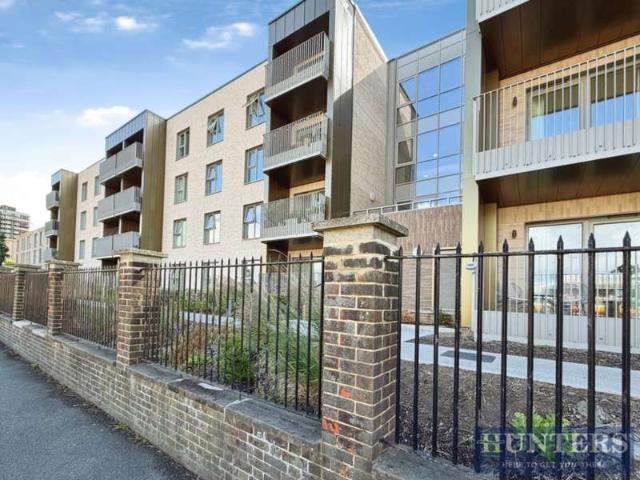 Flat for sale in Chatham
