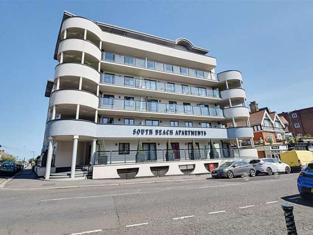 Flat for sale in Central, Heathlands