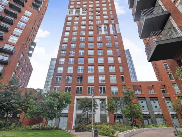 Flat for sale in London Borough of Lambeth, Greater London