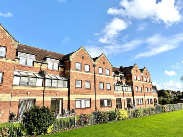 Flat for sale in Little Driffield, Driffield