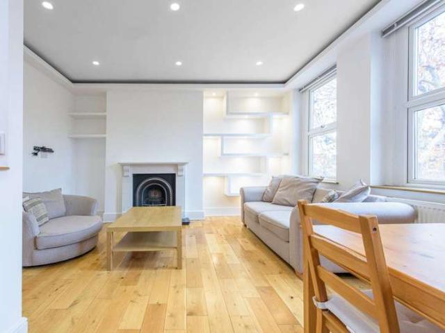 Flat for rent in Cricklewood, Brent