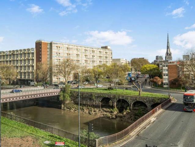 Flat for sale in Redcliffe, Feckenham