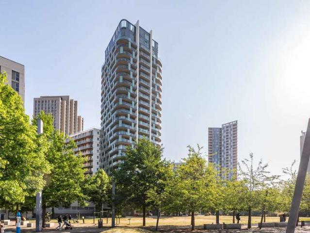 Flat for sale in Lewisham, Ladywell