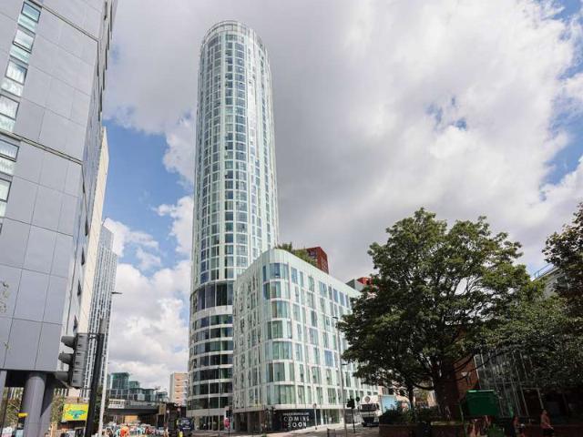 Flat for sale in London Borough of Lambeth, Greater London