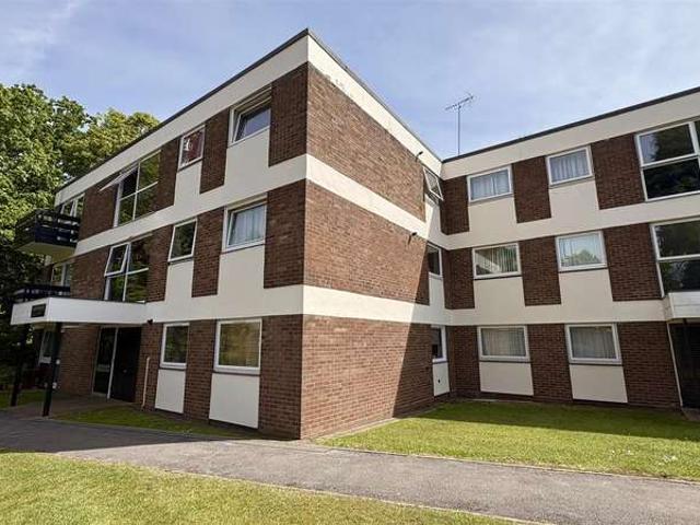 Flat for sale in Wake Green, Birmingham