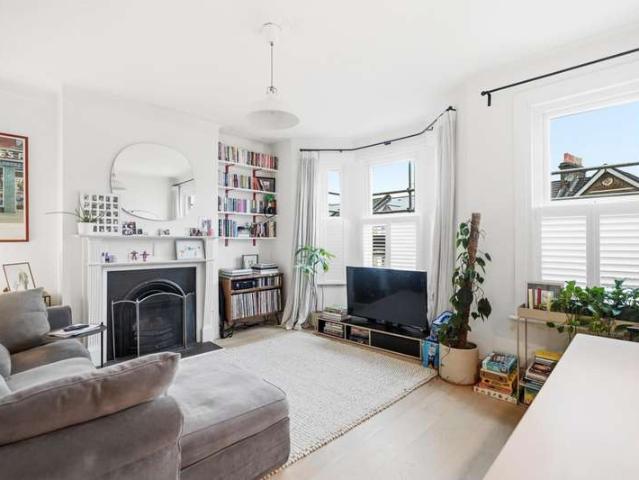 Flat for sale in Crofton Park, Greater London