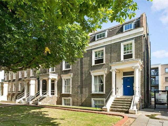 Flat for sale in Shacklewell, Greater London