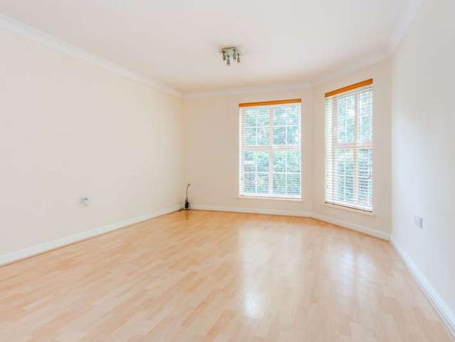 Flat for rent in Wickhurst Green, Horsham
