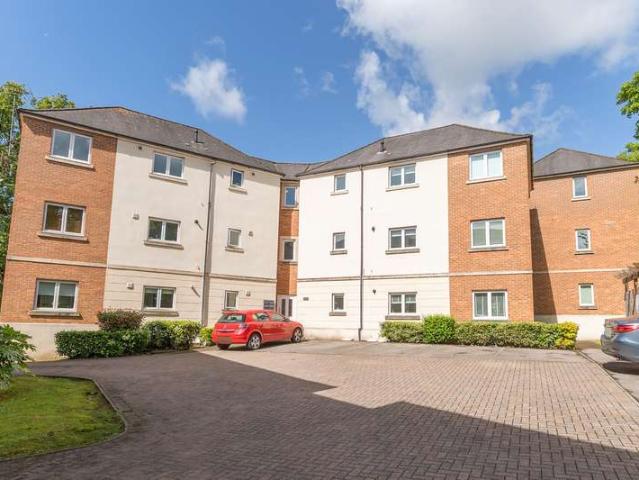 Flat for sale in Rogerstone, Wales