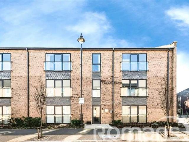 Flat for sale in Rodbourne, Swindon