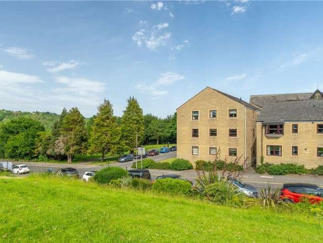 Flat for sale in Middleton Estate, Bradford