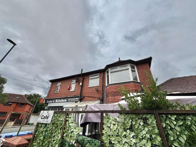 Flat for rent in Burnedge, Greater Manchester