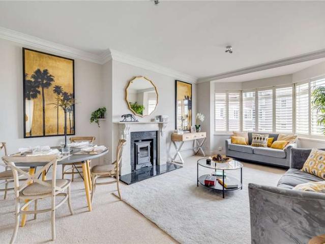 Flat for sale in Fulham, Greater London