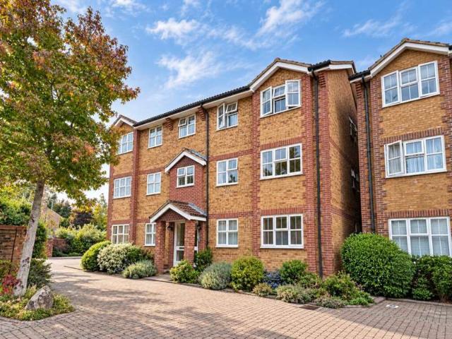 Flat for sale in North Heath, Horsham