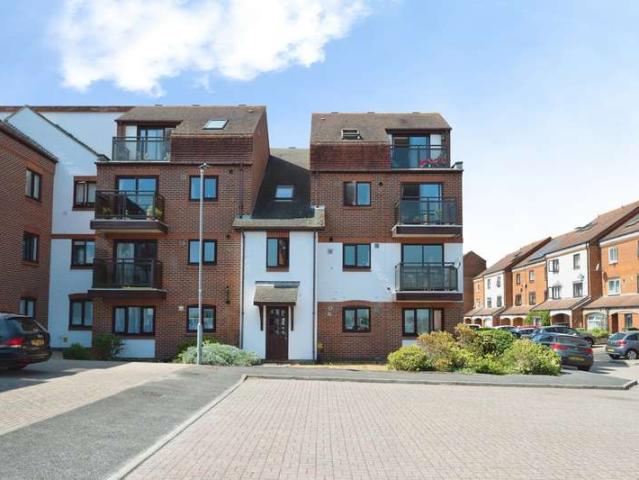 Flat for rent in Eastney, City Of Portsmouth