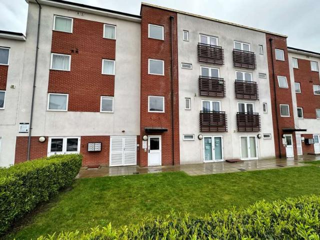 Flat for sale in Key Street, Suffolk
