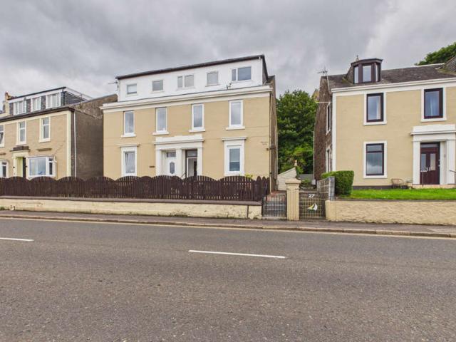 Flat for sale in Gourock, Scotland